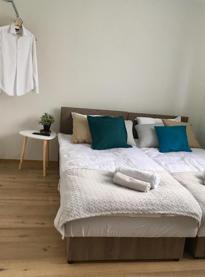 Apartment 212